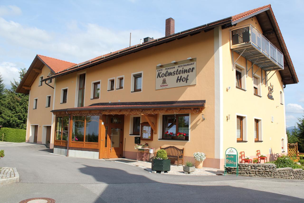 ホテル Kolmsteiner Hof ノイキルヒェン・バイム・ハイリゲン・ブルート エクステリア 写真