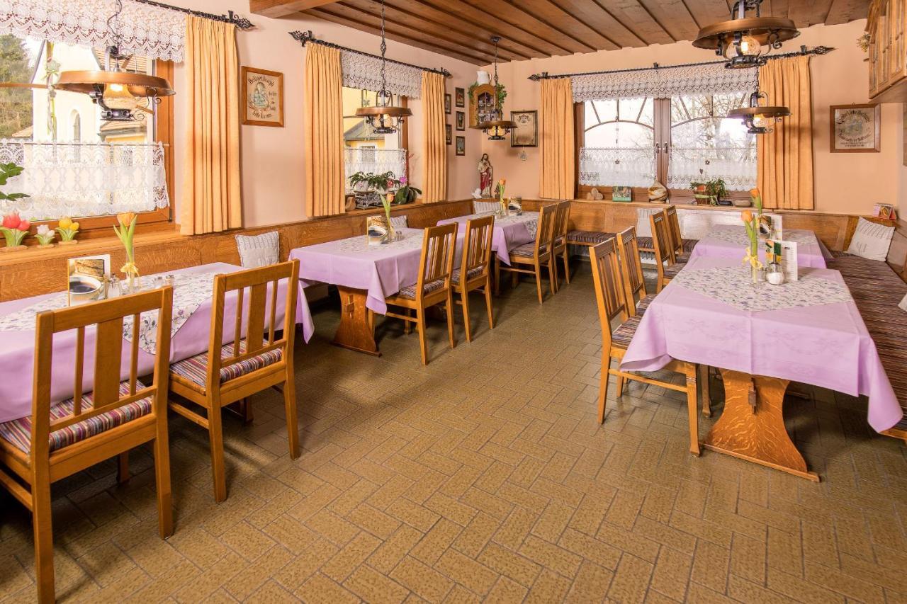 ホテル Kolmsteiner Hof ノイキルヒェン・バイム・ハイリゲン・ブルート エクステリア 写真